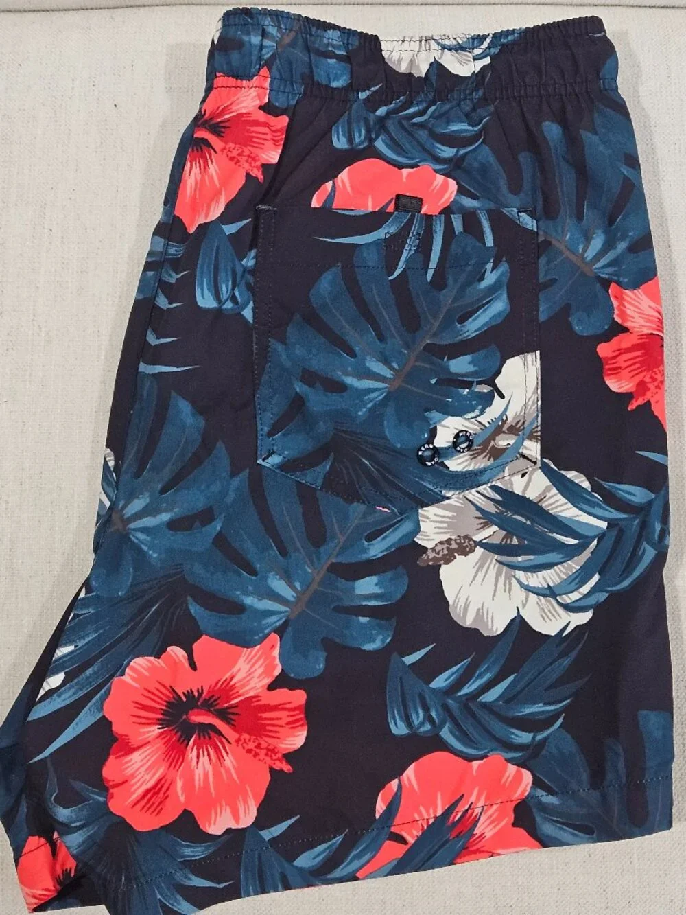Aeropostale Men’s  Black tropical swim shorts